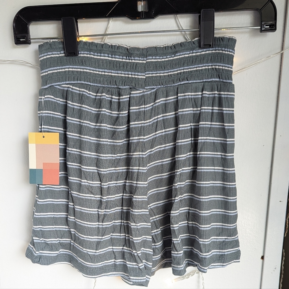 The Commons Smocked Waist Knit Shorts - Size 8/10  🩳🌈